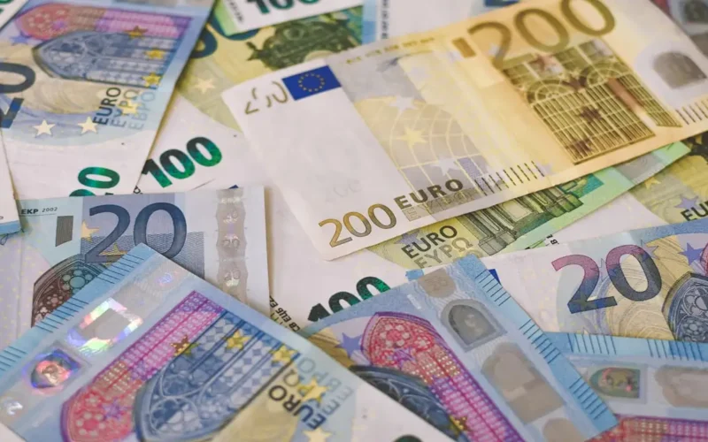 تراجع اليورو.. أسباب استمرار هبوط العملة الأوروبية في البنوك المصرية أمام الجنيه